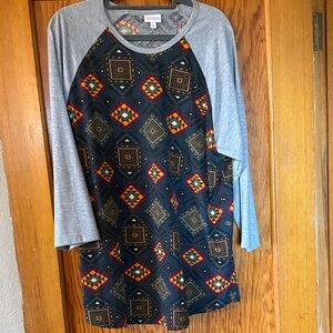 LuLaRoe 2X Gray and Black Geometric Top